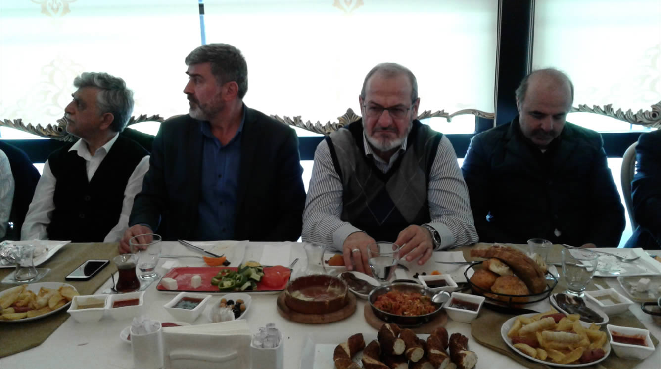 KOCAELİ MİLLETVEKİLİ SAMİ ÇAKIR ERUNİM MTTB Lİ ARKADAŞLARI İLE KAHVALTIDA BULUŞT
